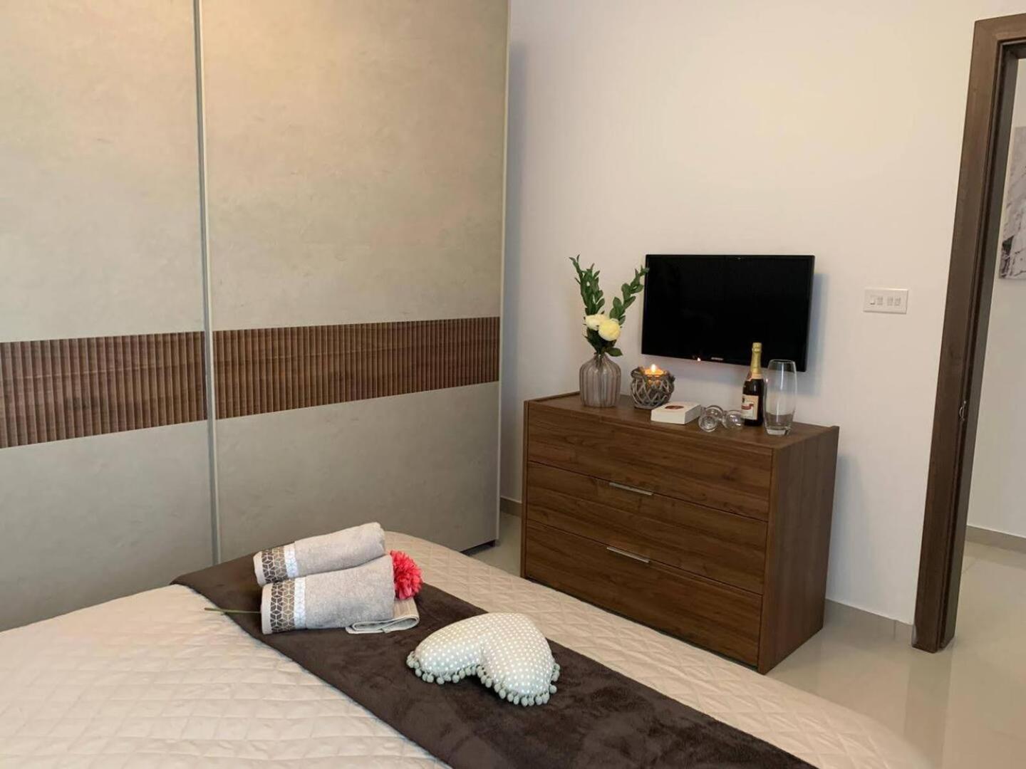 Ta'Lonza Luxury Near Goldenbay With Hot Tub App1 Apartment Mellieha Ngoại thất bức ảnh